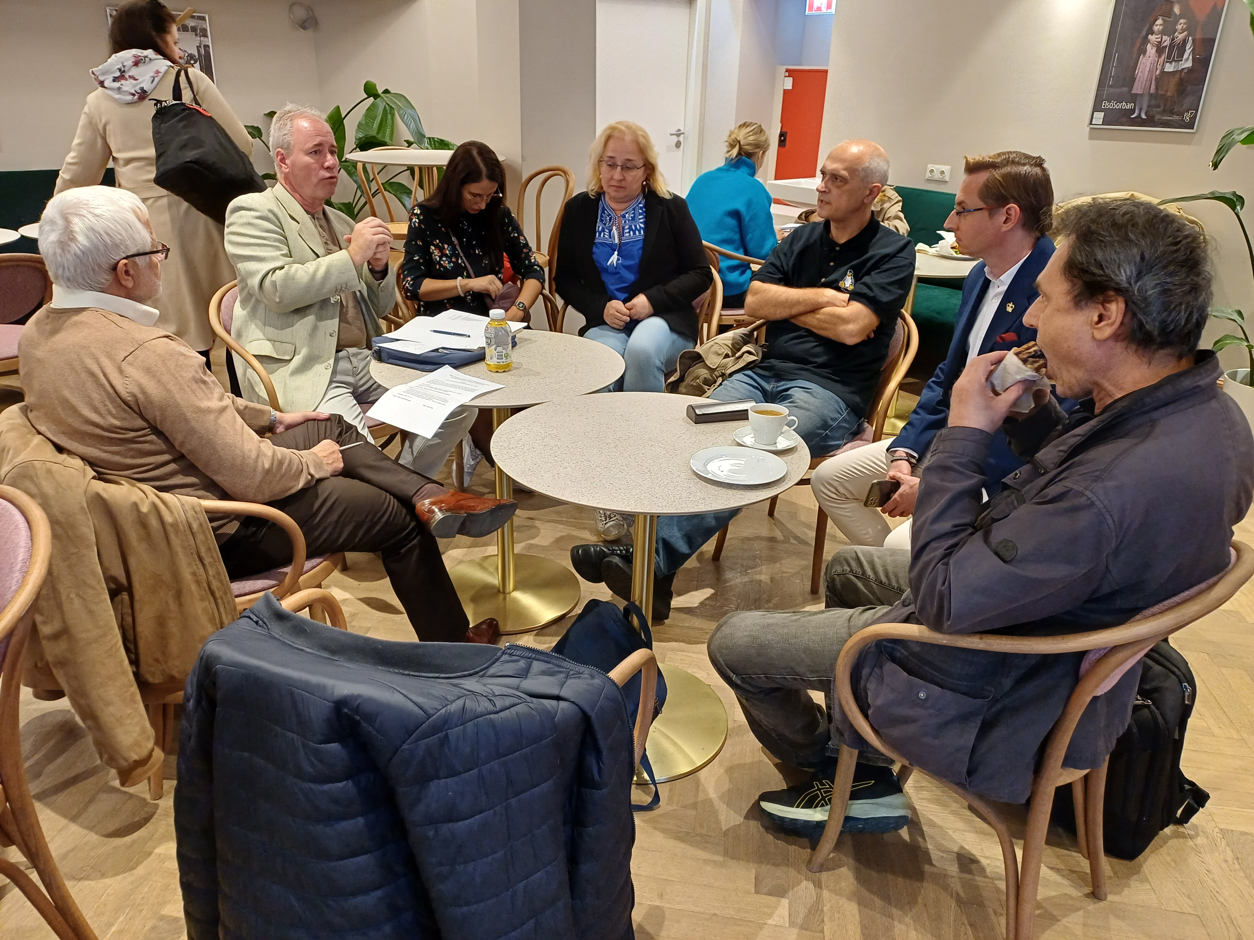 Az Operaház kávézójában 1